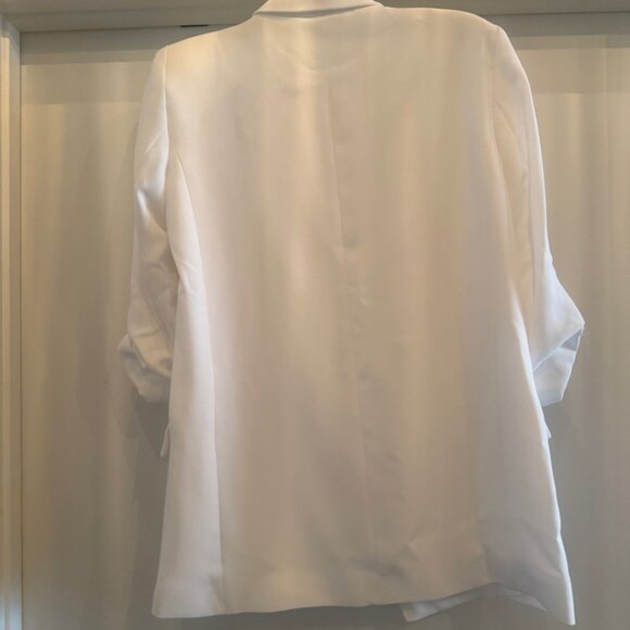 NWT: ZARA WHITE BLAZER WITH TURN-UP CUFFS - Picture 11 of 11